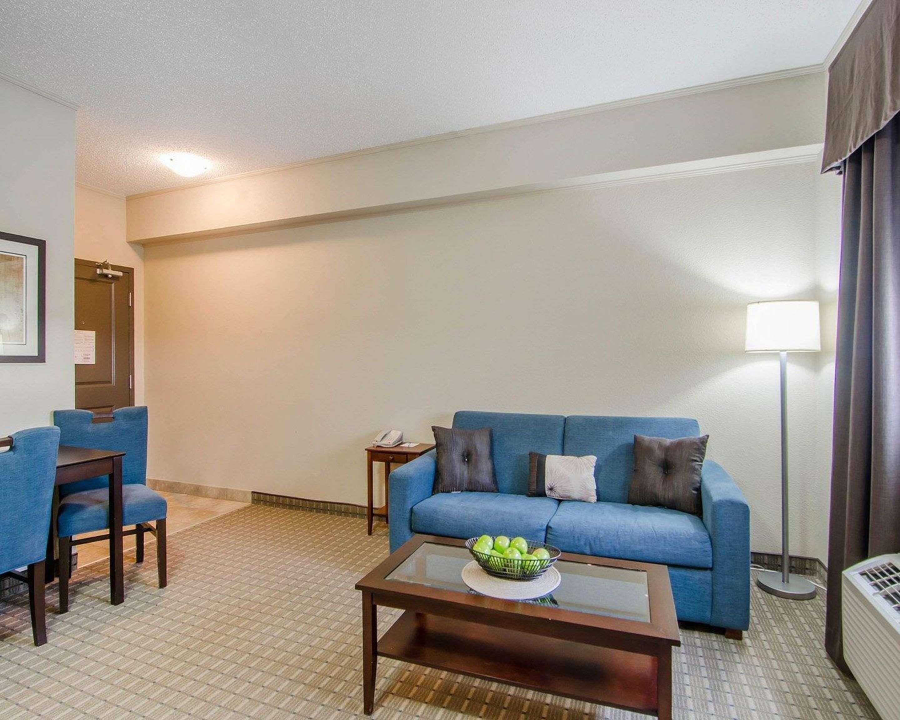 Quality Inn & Suites Kindersley Extérieur photo